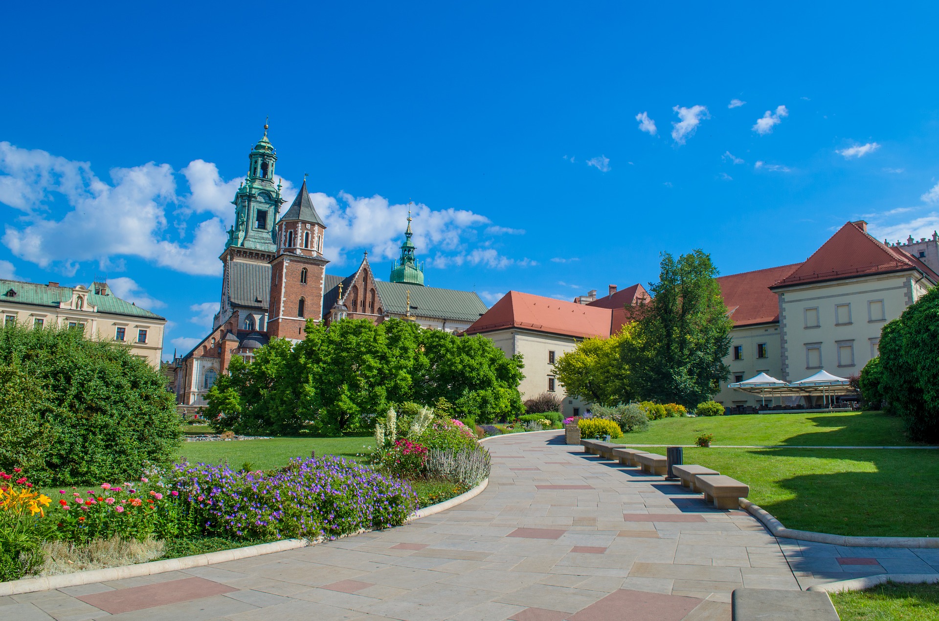 Krakow Travel Guide - 3 Most Compelling Reasons to Visit This City