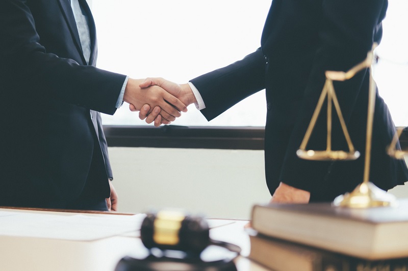 tips on hiring lawyer